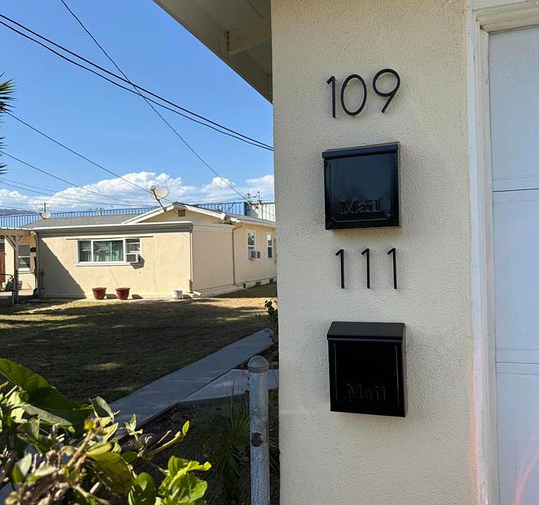 1st image of 109 W McFarlane Dr