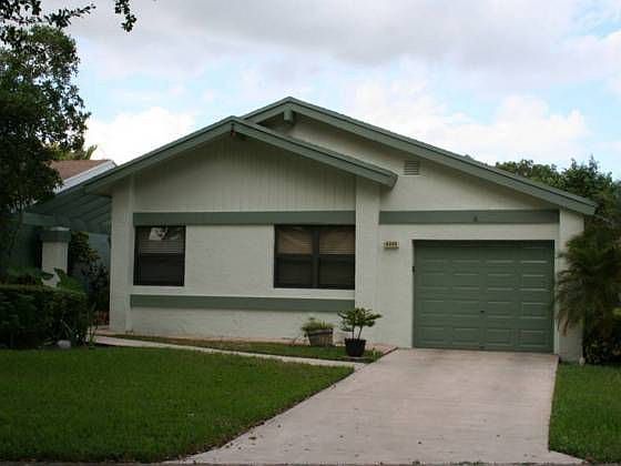 1st image of 4303 Acacia Cir