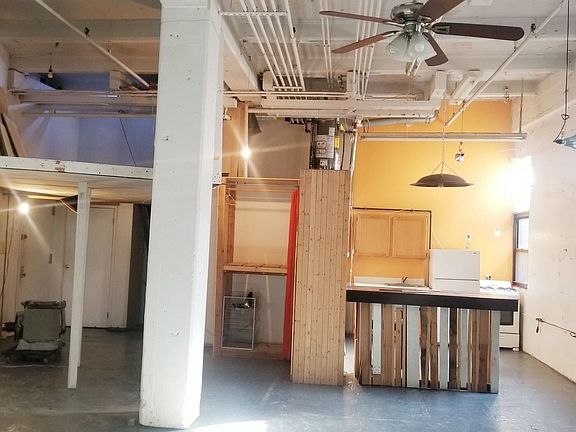 4th image of 304 Meserole St APT 3C