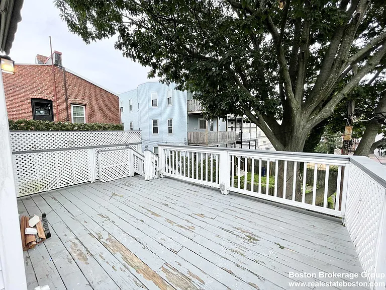 P St — Photo 3