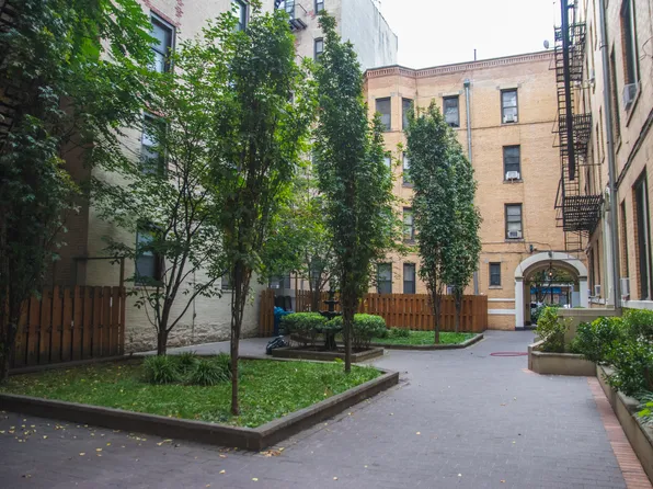 2107 Bedford Avenue image 10 of 14