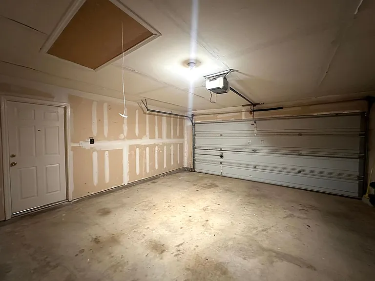 6708 Bancroft Woods Dr — Photo 26