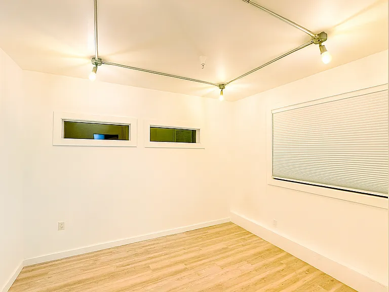 592 Silva Ave — Photo 4