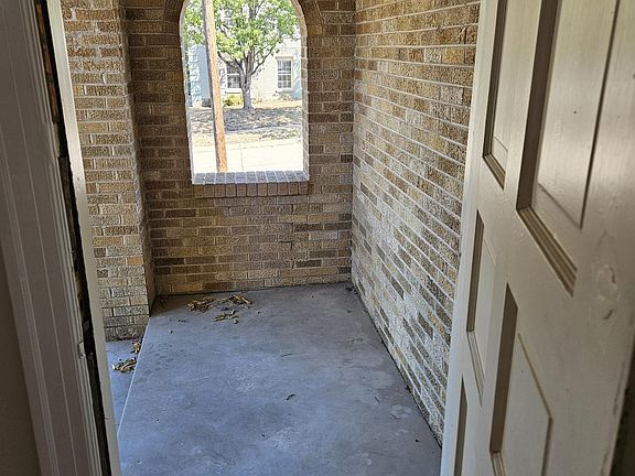 3rd image of 4401 Pershing Ave #4401