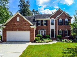 403 Winding River Ln, Simpsonville, SC 29681