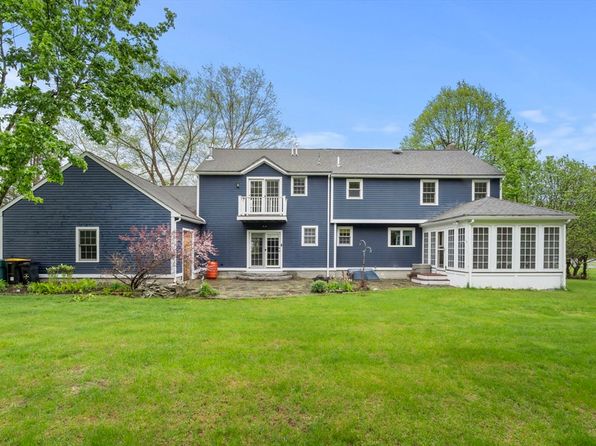 12 Almeria Cir, Westford, MA 01886