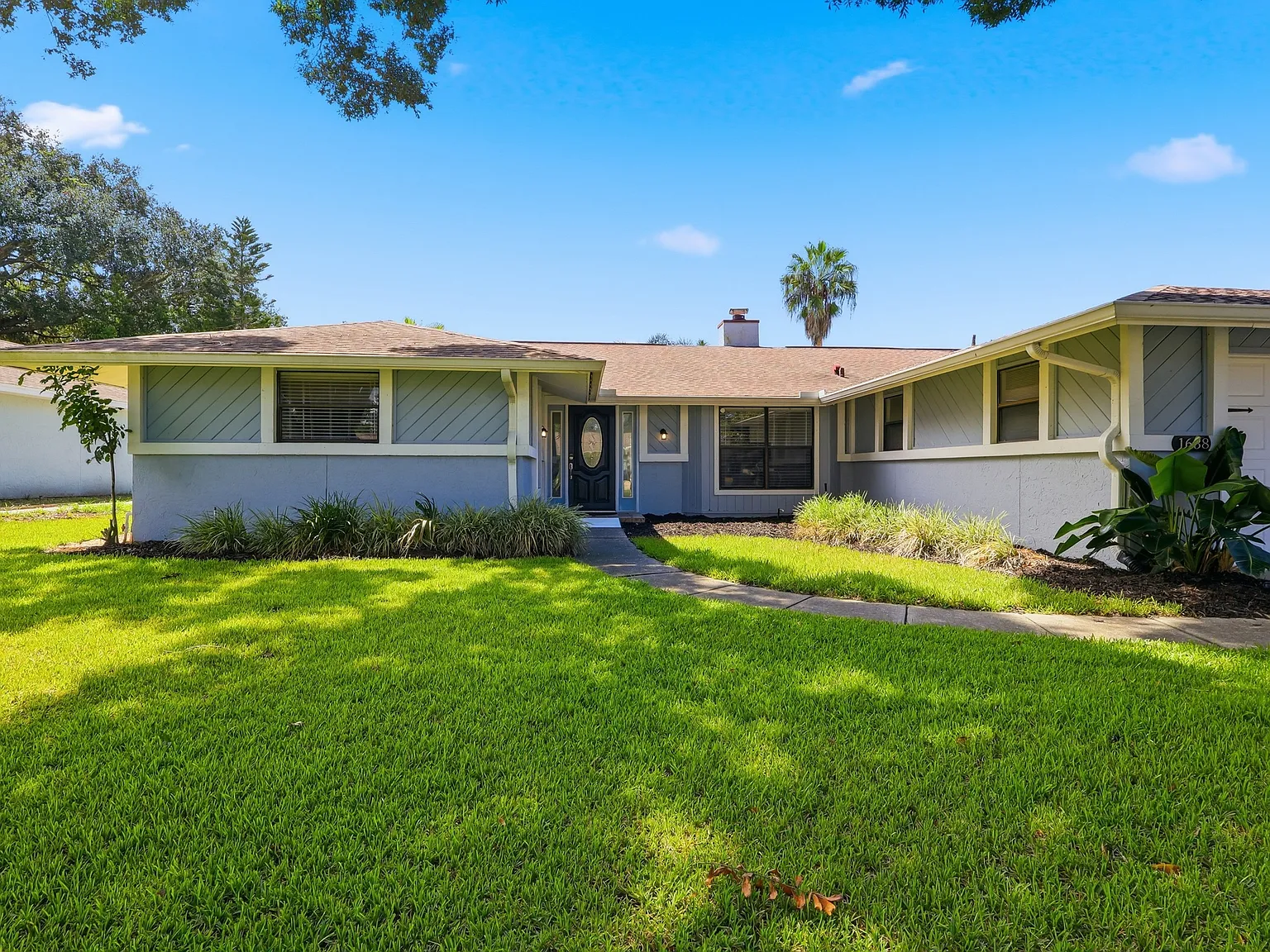 4 bed, 2075 sqft, $4,250 — Photo 3
