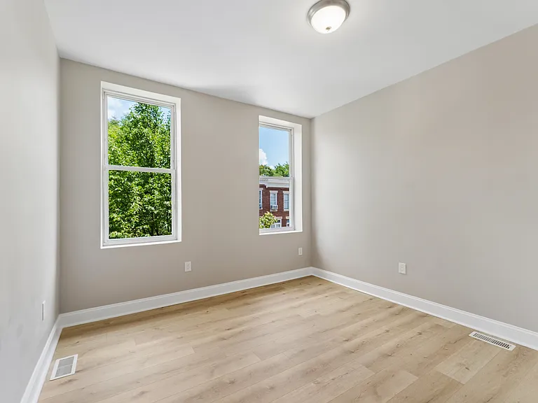 2440 McCulloh St — Photo 10