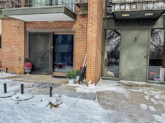 2nd image of 314 Forest Green Dr