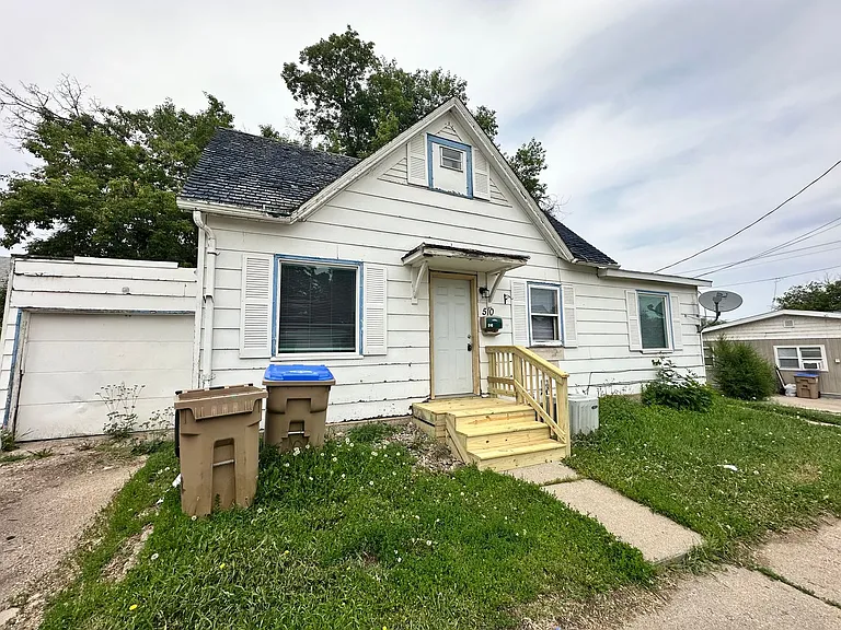 510 Hiawatha — Photo 2