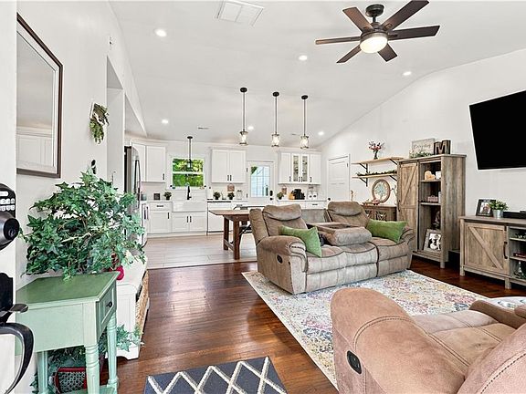 2nd image of 3852 Stumpy Lake Ln