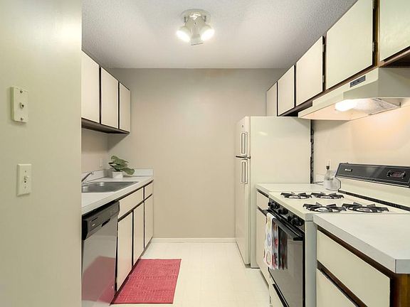 2nd image of 1601 N Innsbruck Dr APT 261