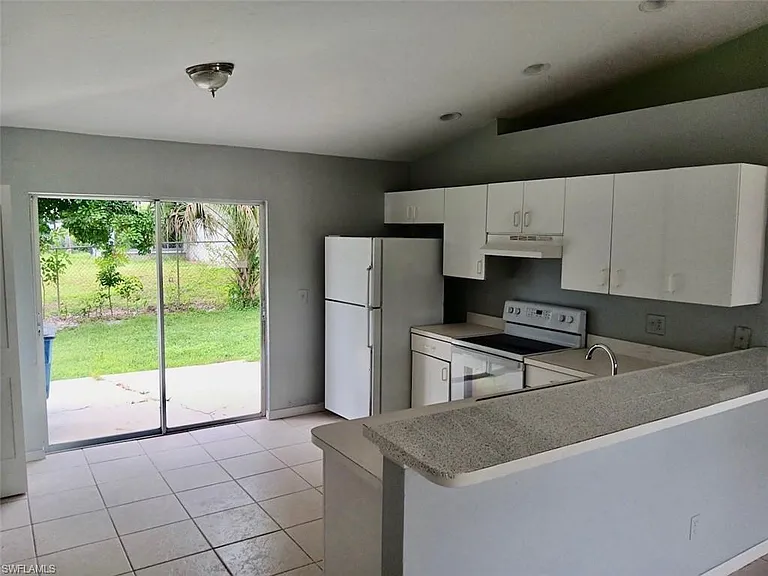 9204 Pennsylvania Ave — Photo 3