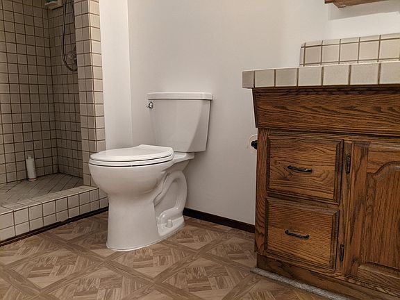 2nd Bath, walk in shower