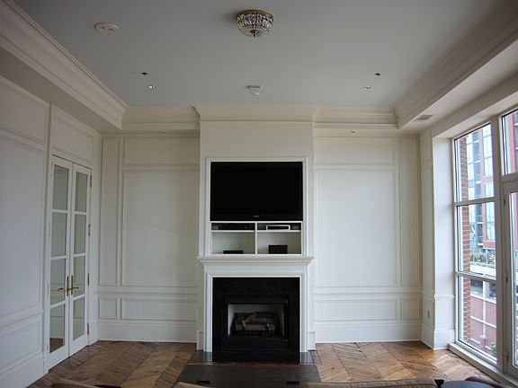 4th image of 200 River Market Ave APT 607