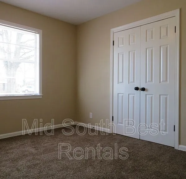 5475 Lexie St — Photo 2
