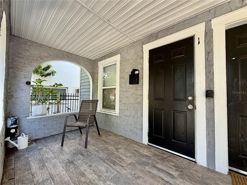 1 bed, 1.0 bath, 650 sqft, $1,750 — Photo 2