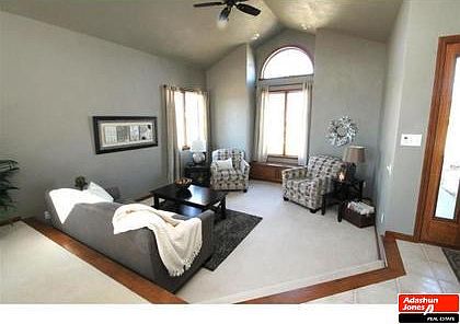 2nd image of 1132 Carriage Cir