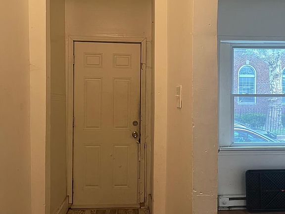 5th image of 1539 W Tucker St