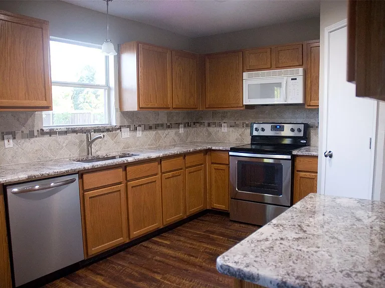 616 Alcove Dr — Photo 6