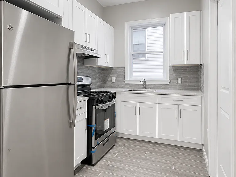 133 Pearsall Ave #1 — Photo 4