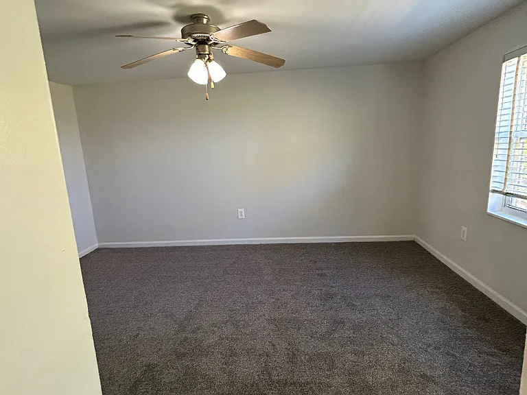 Longview — Photo 29
