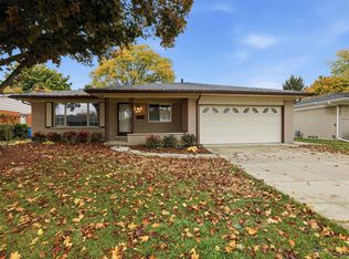 11220 Canterbury Dr, Warren, MI 48093