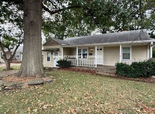 408 SW Jefferson St, Lees Summit, MO 64063