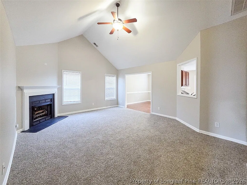 4 bed, 3.0 bath, 2200 sqft, $2,050 — Photo 4