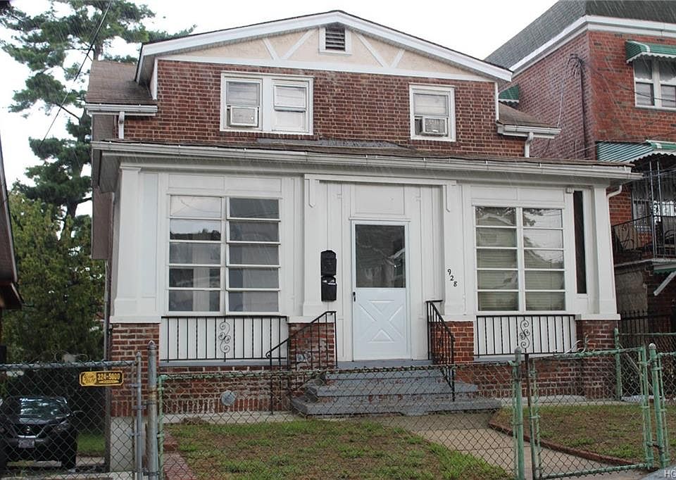 1st image of 928 E 241st St