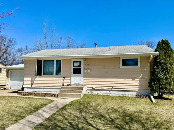 919 S Aldrich St, Aberdeen, SD 57401