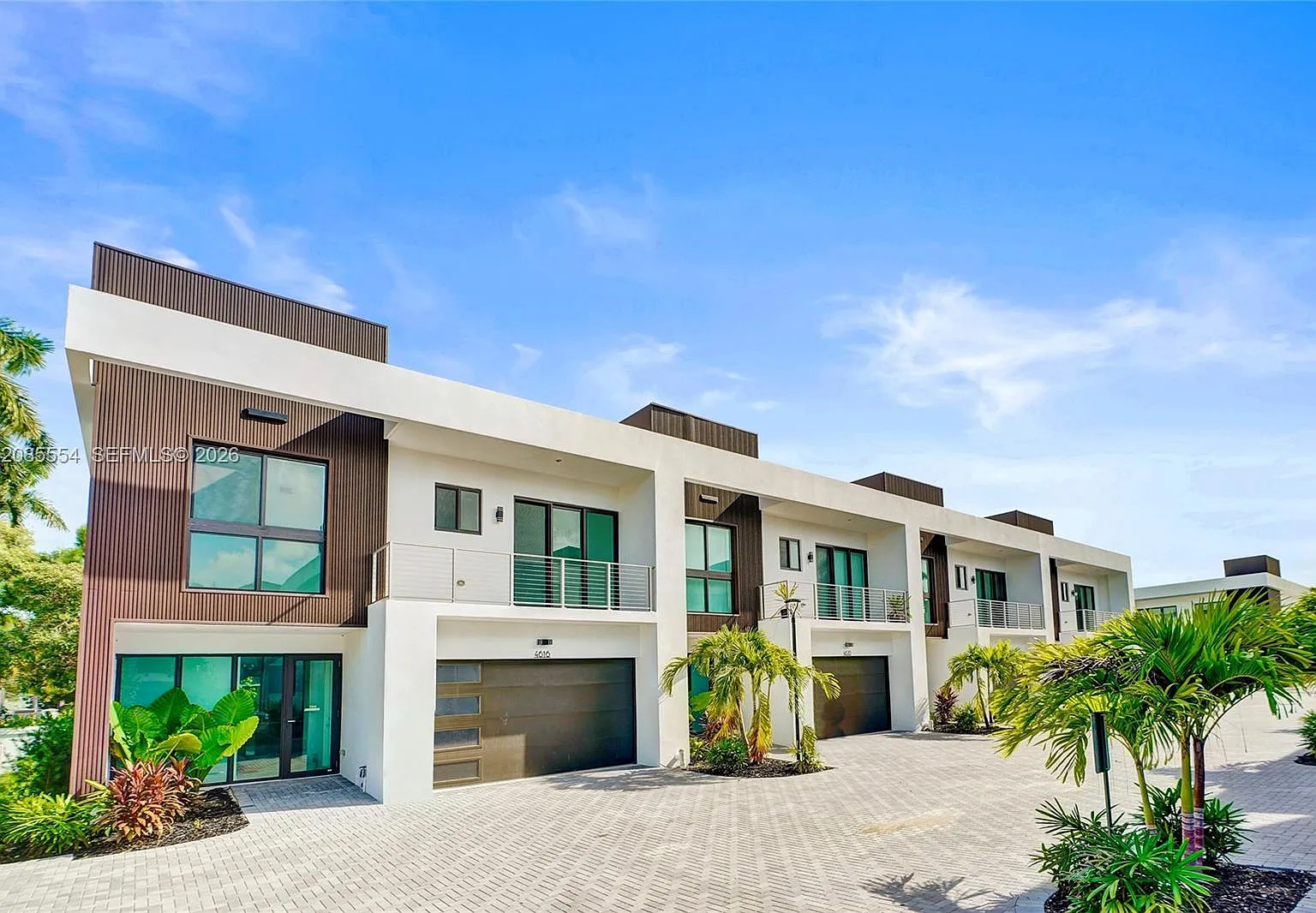 H20 Dania Beach — Photo 1