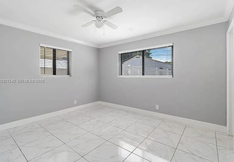 913 SW 49th Ave — Photo 18