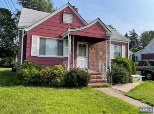 21 Vivian Ct, Fair Lawn, NJ 07410