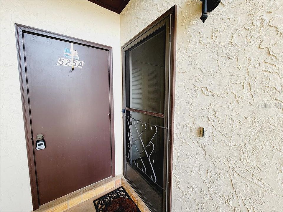 1st image of 525 Fairways Cir #A