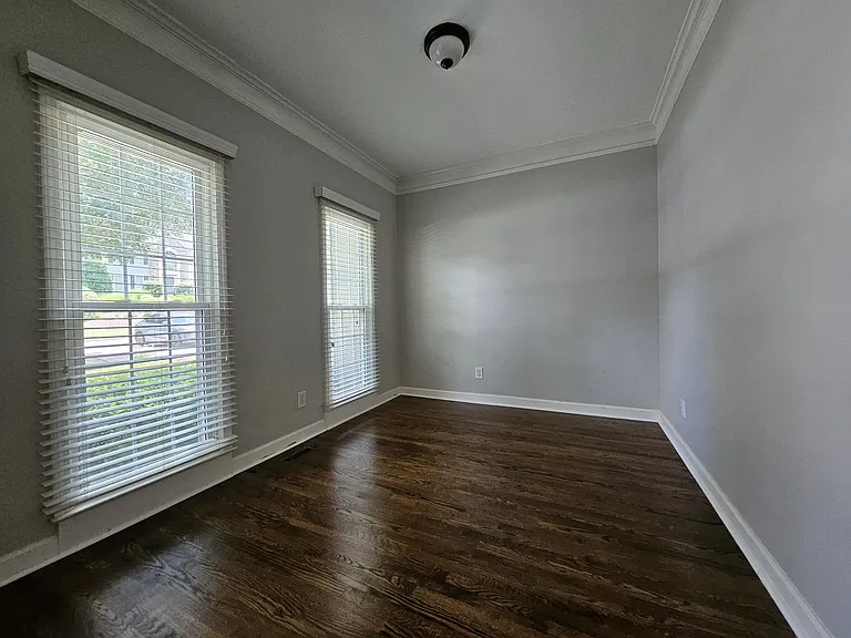 450 Eastbourne Way — Photo 3