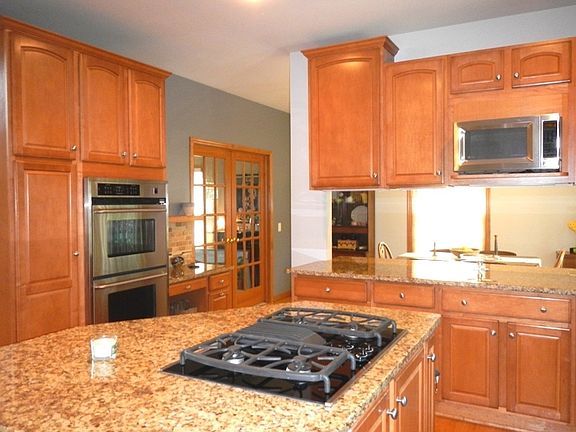 5th image of 3033 Stamford Pl