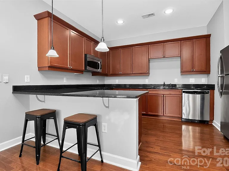 1829 Kenilworth Ave — Photo 7