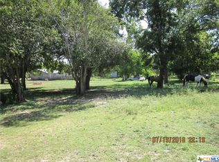 709 N Main St, Hallettsville, TX 77964