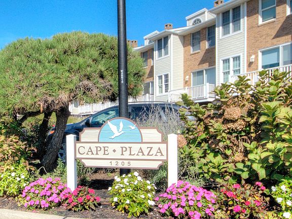 2nd image of 1205 Beach Ave APT 11
