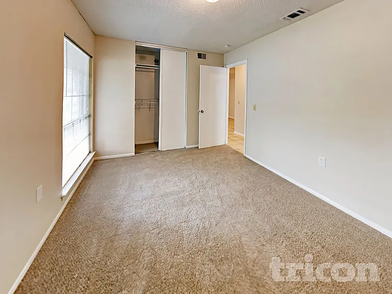 5815 Brambletree St — Photo 11