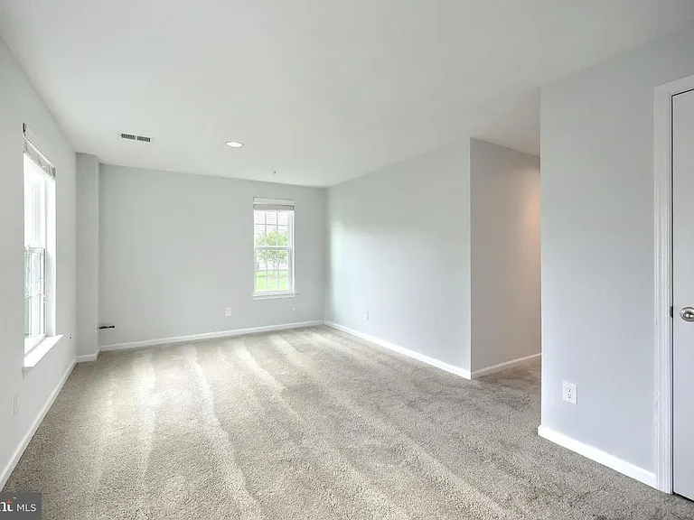 1261 Elderslie Ln — Photo 25