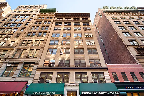 Rented by CORE | media 37