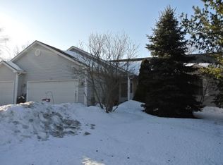 323 Jake Ln, Hampshire, IL 60140