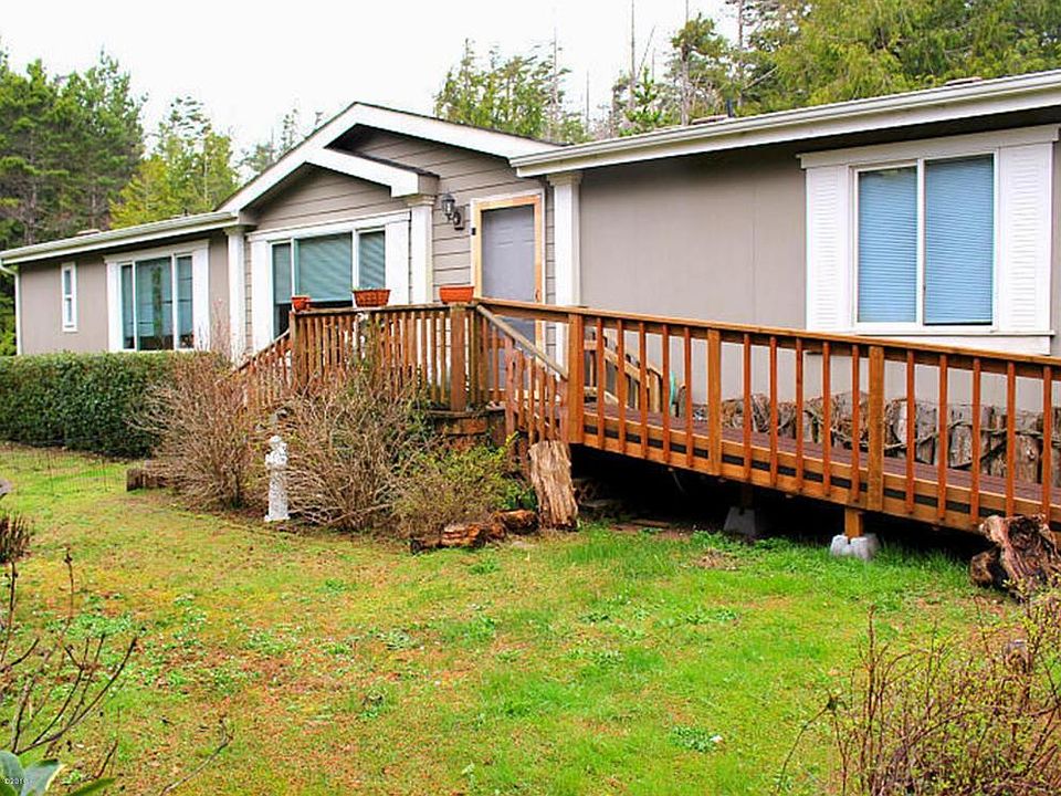 1st image of 902 SW Fernwood Dr