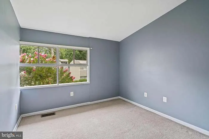 4735 Parkman Ct — Photo 8