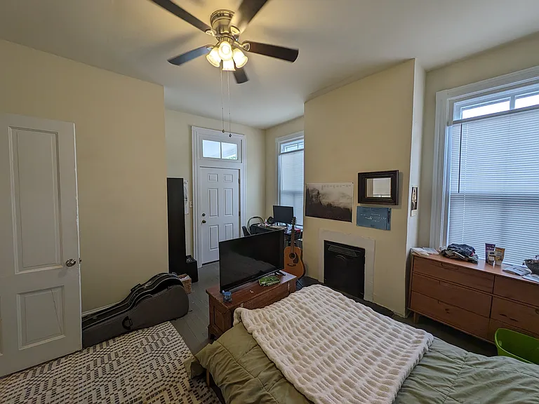 2115 E Marshall St #A — Photo 23