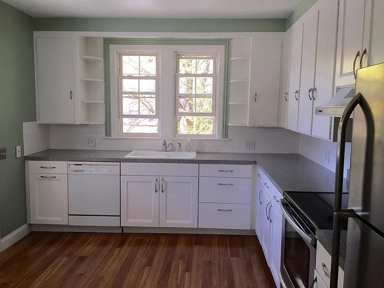 469 W Church St — Photo 5