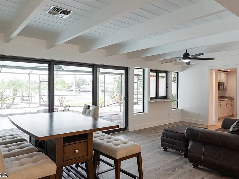 14562 Riverside Dr — Photo 31