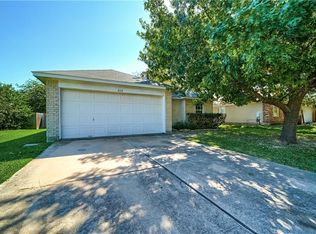 808 Honeysuckle Dr, Leander, TX 78641